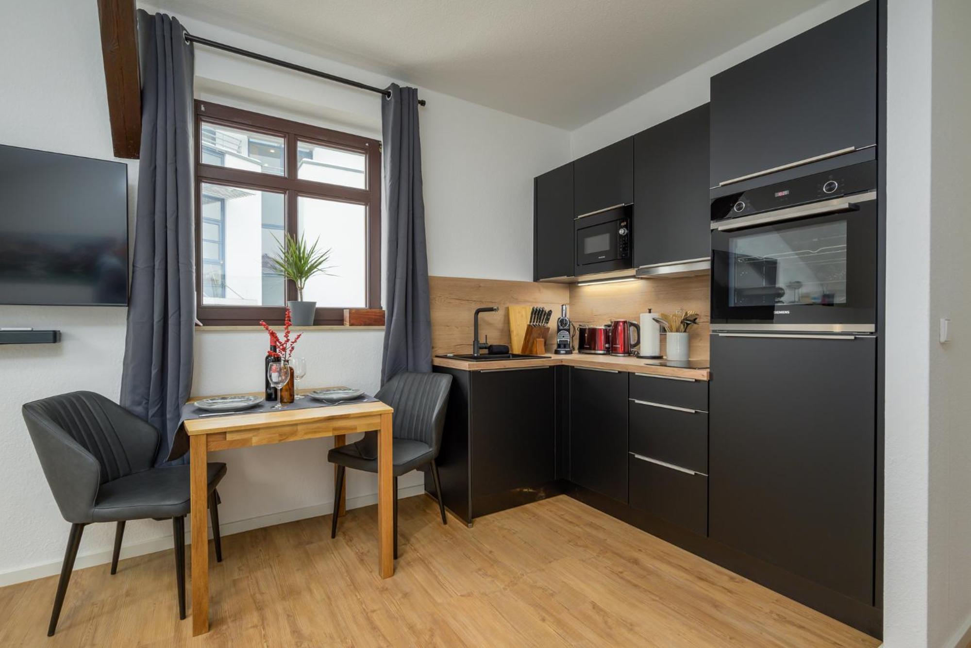 Sweethome - Zentral - Kueche & Parkplatz, Wifi Halle  Zewnętrze zdjęcie
